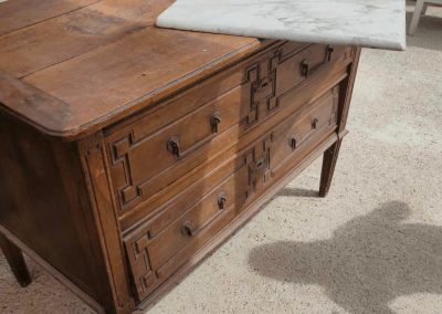 meuble_marbre_ancien